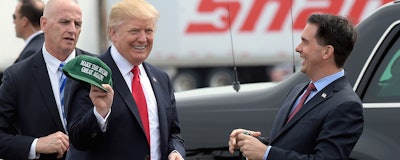 Mnet 176940 Trump Walker