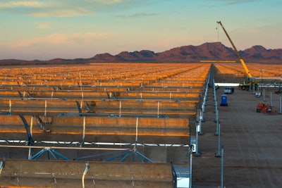 Abengoa’s Solana solar thermal power plant in Gila Blend, Arizona, uses mirrors to concentrate the sun’s rays and produce enough energy to power 71,000 homes. (Department of Energy)
