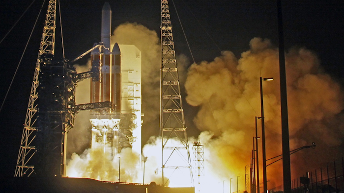 A Delta IV rocket, carrying the Parker Solar Probe, lifts off from launch complex 37 at the Kennedy Space Center, Sunday, Aug. 12, 2018, in Cape Canaveral, Fla. Image credit: AP Photo/John Raoux