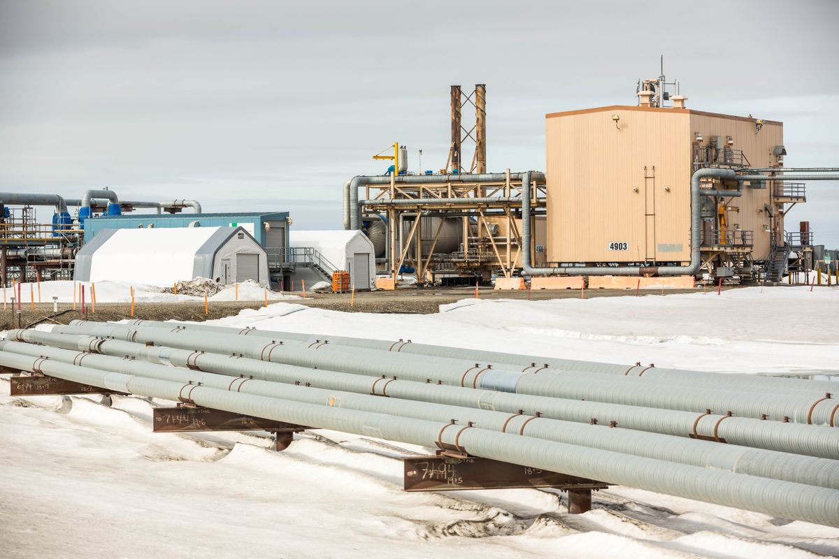 Pipelines and oilfield equipment at a Prudhoe Bay drill site on Alaska’s North Slope. The state’s proposed $43 billion LNG pipeline project would run from the North Slope to the Kenai Peninsula. (Loren Holmes/Alaska Dispatch News)