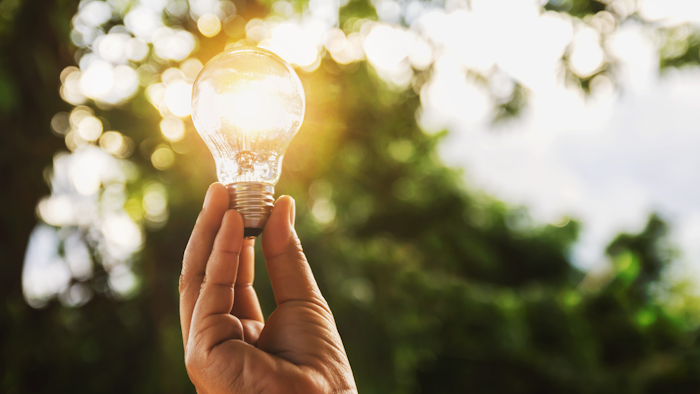 Mnet 195407 Lightbulb Idea Shutterstock 718465921