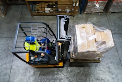 Mnet 197335 Forklift Shutterstock 794138308