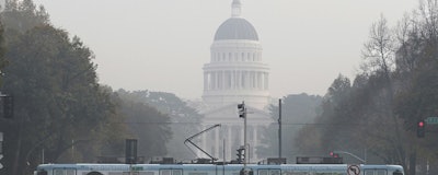 Mnet 198476 Smoke Capitol Ap Photo