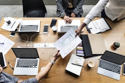 Mnet 199157 Busy Desk