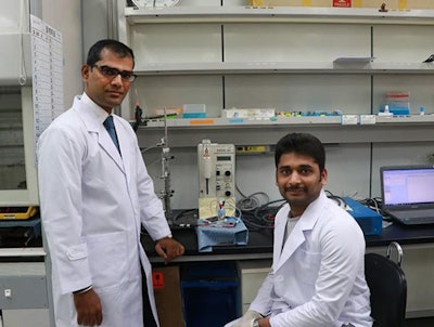 Professor Sangaraju Shanmugam (left) and Ph.D. Student Arumugam Sivanantham (right). (Daegu Gyeongbuk Institute of Science and Technology)