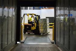 Mnet 207419 Forklift Unsplash