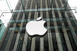 Apple Store In Fifth Avenue, New York 474875082 3500x2337 (1)