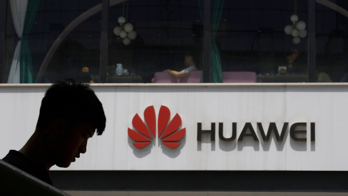 huawei unveils flagship foldable