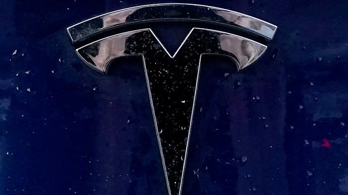 Tesla Aap21052837057411