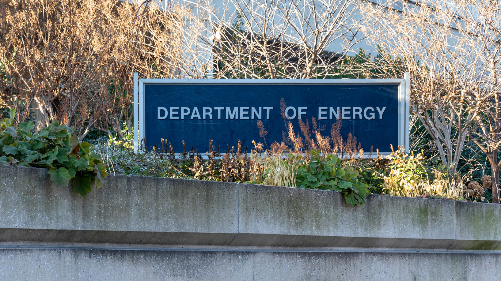 DoE Investing Up to $8.25B in Loans to Boost Electrical Grid - Vimarsana News