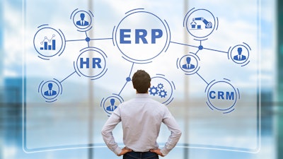 Manager Analyzing Erp On Ar Screen, Connections, Bi, Hr, Crm 820886246 4500x3000