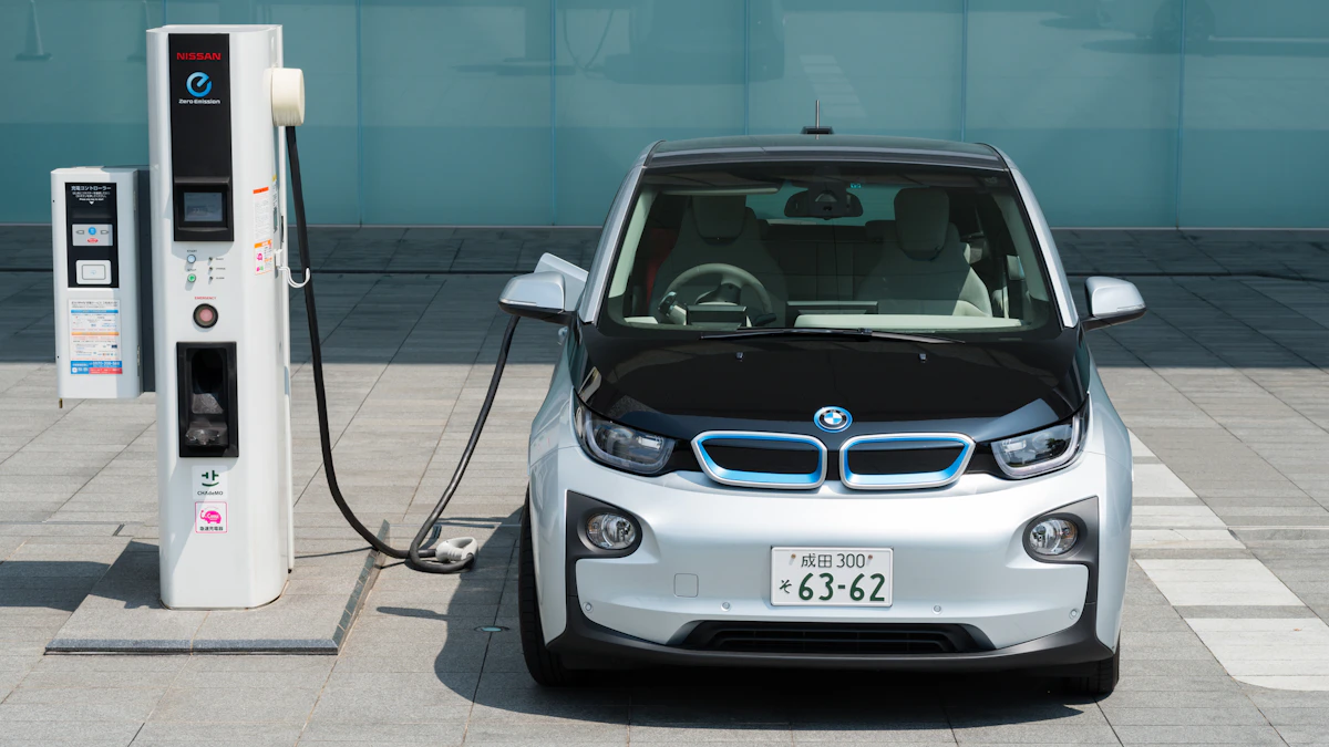 Expert Weighs in on Tesla, Batteries and EVs' Biggest Challenge - Vimarsana News