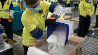 Pfizer&rsquo;s custom boxes use dry ice to keep vaccine vials at ultra-cold temperatures.