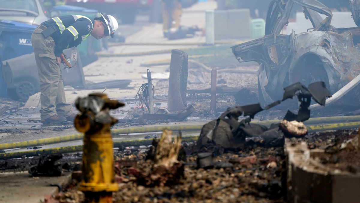 Plane Crash Kills 2, Burns Homes in California Neighborhood - Vimarsana News