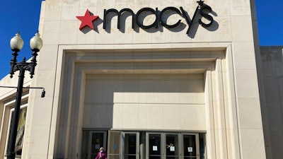 Macy’s Inc. announced plans Thursday, March 31, to build a distribution and online order fulfillment center in central North Carolina that ultimately will employ about 2,800 people.