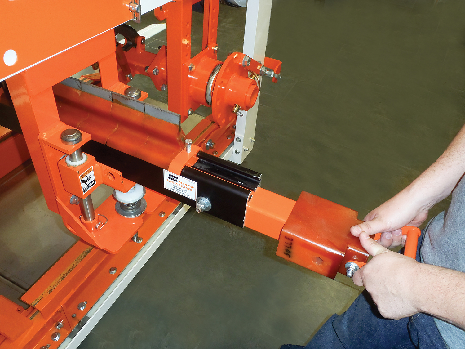 Reversible Secondary Conveyor Belt Cleaners From: Martin Engineering - Vimarsana News