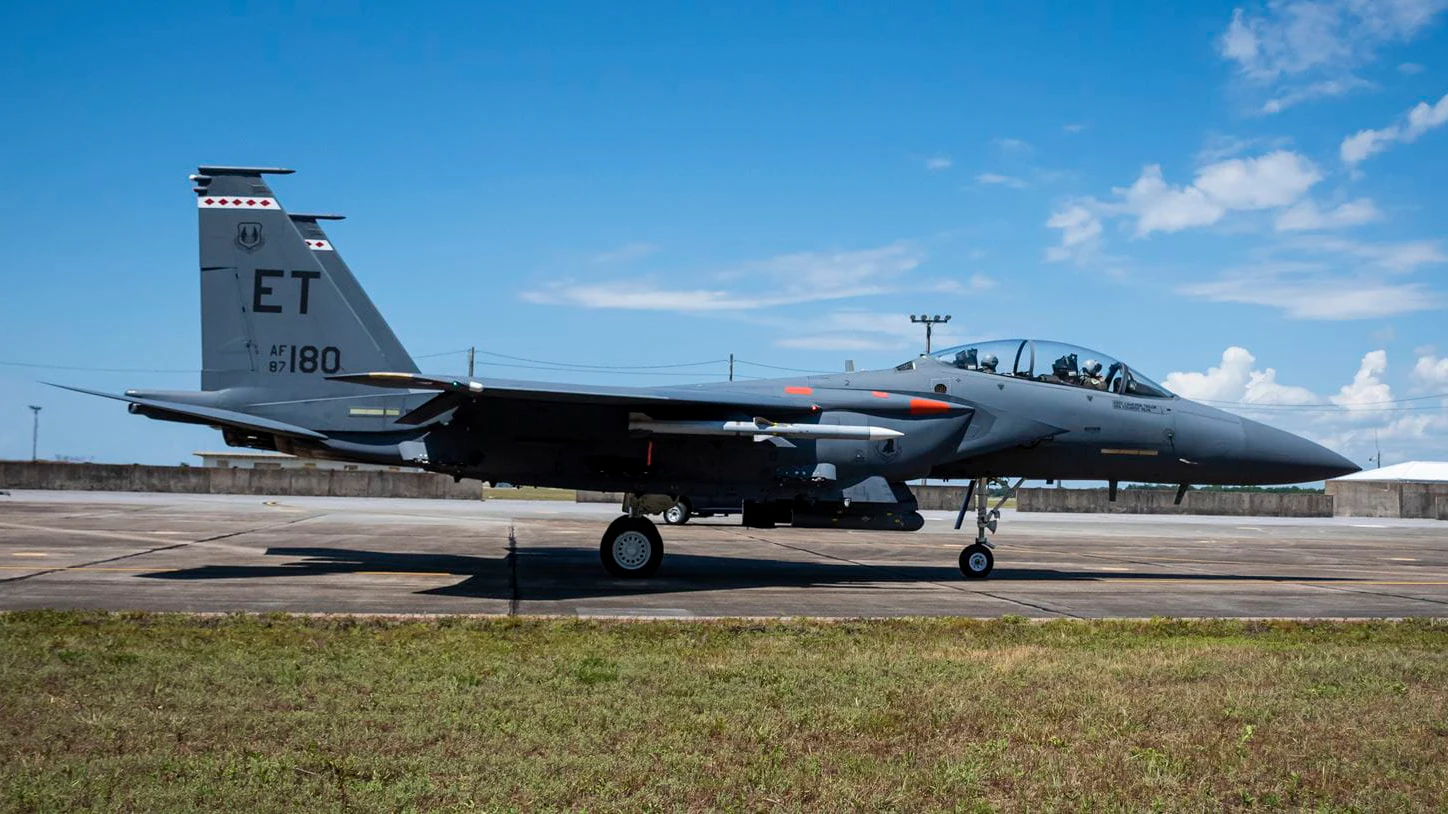 Air Force, Raytheon Execute First Live-Fire Test of AMRAAM F3R - Vimarsana News