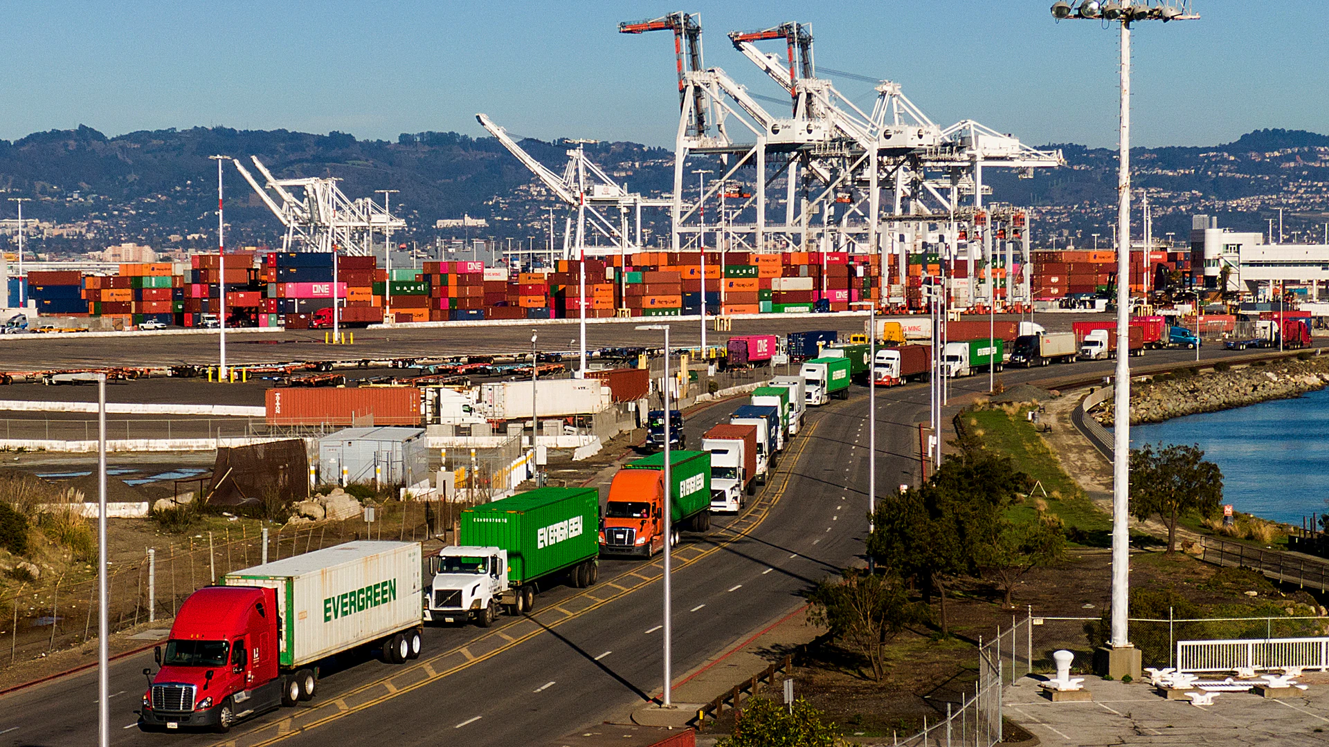 Trucker Protest Shuts Down Operations at California Port - Vimarsana News