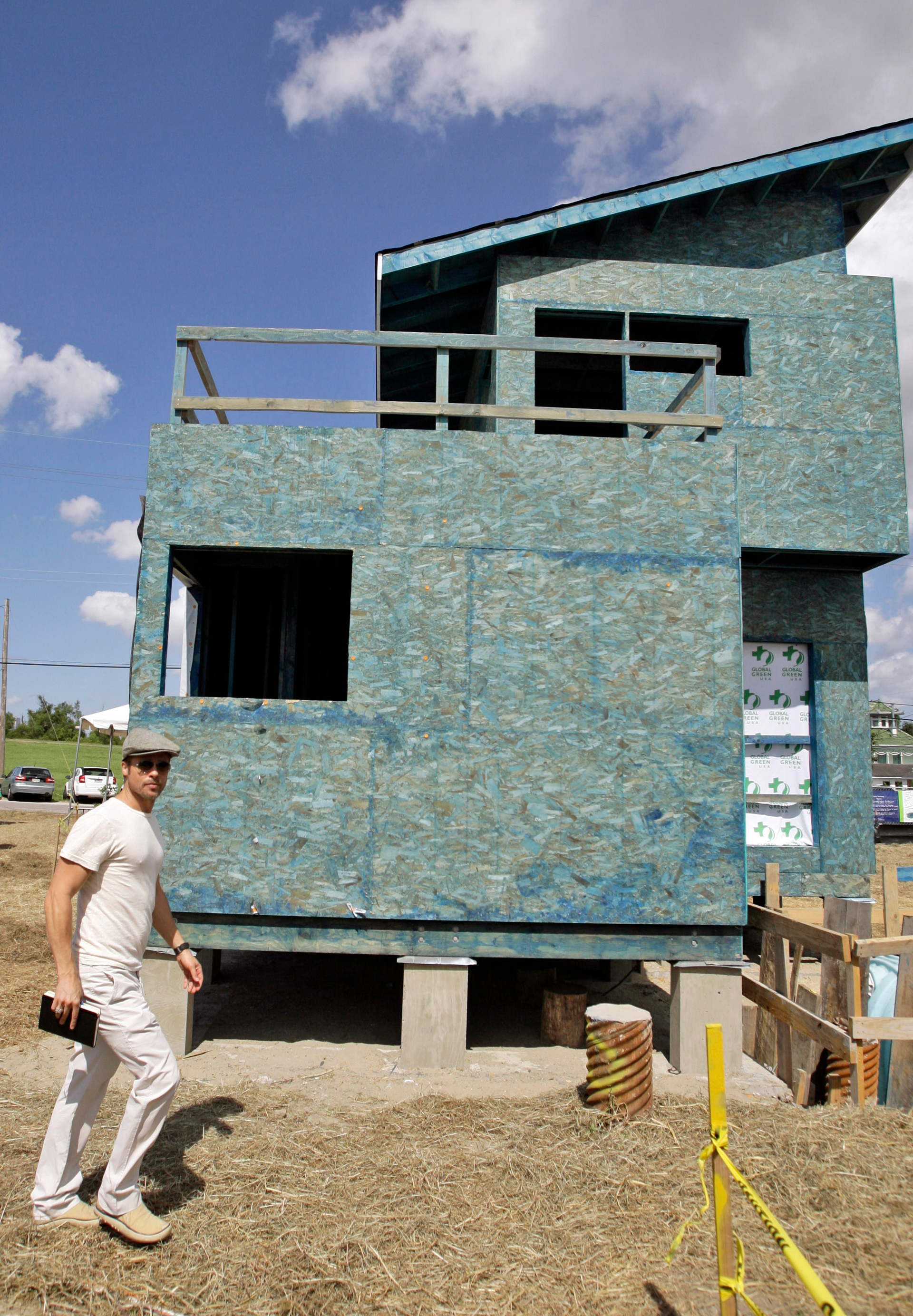 Brad Pitt's Foundation Reaches $20.5M Settlement Over Green Housing Debacle - Vimarsana News