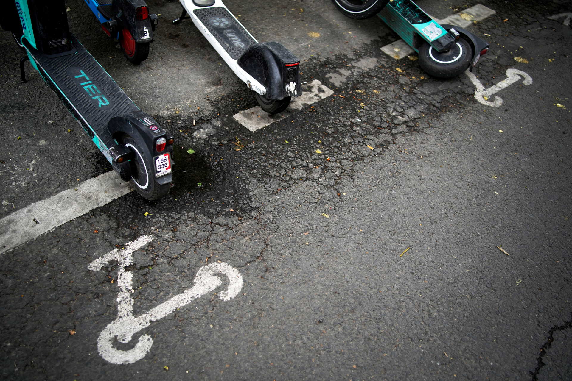 Parisians Massively Vote to Banish For-Hire e-Scooters - Vimarsana News
