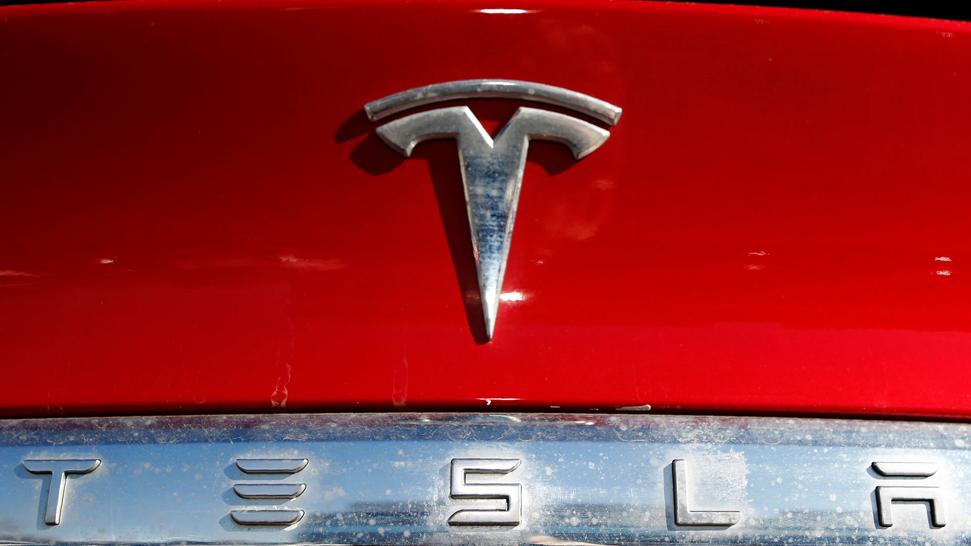 U.S. Probes Crash Involving Tesla That Hit Student Leaving Bus - Vimarsana News
