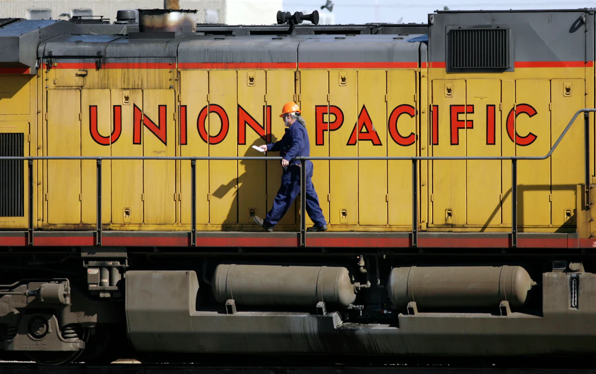 Union Pacific Railroad to Renew Push for 1-Person Crews - Vimarsana News