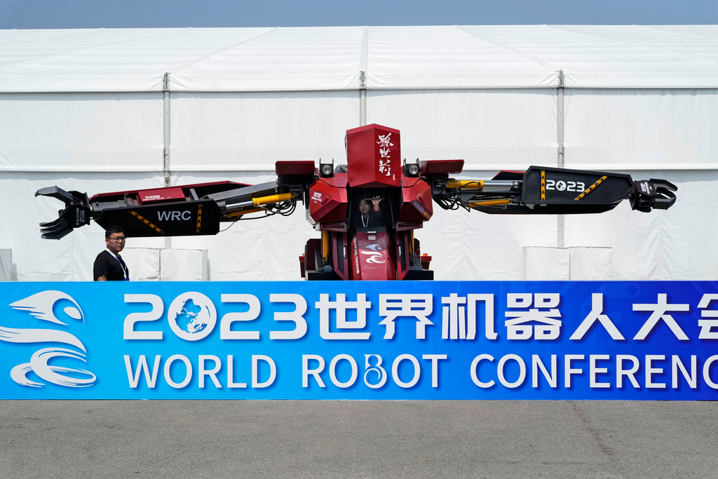 Photos: Lifelike Robots, Android Dogs Wow Visitors at Robotics Fair - Vimarsana News