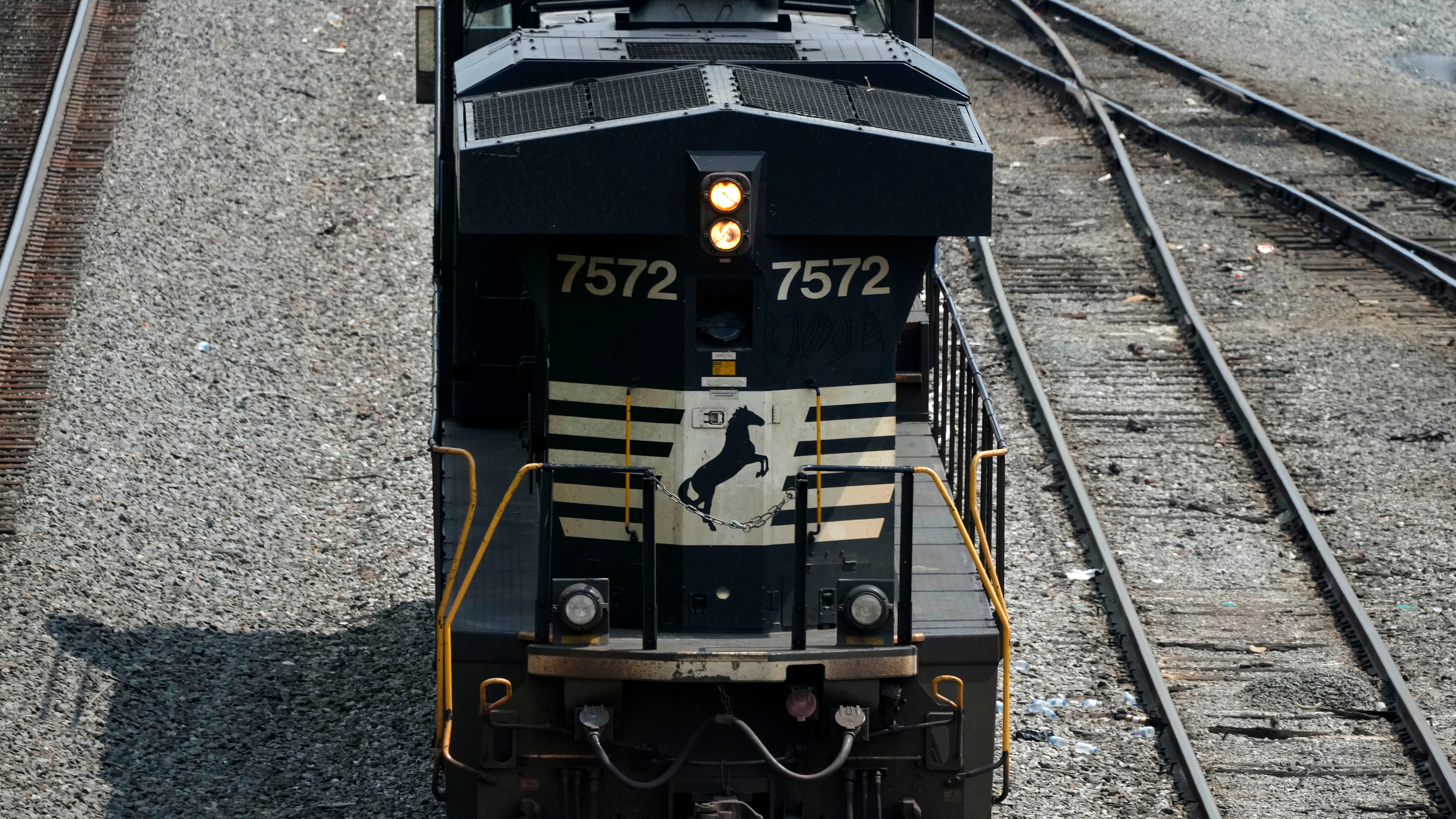 Rail Whistleblowers Fired for Voicing Safety Concerns Despite Efforts to End Retaliation - Vimarsana News