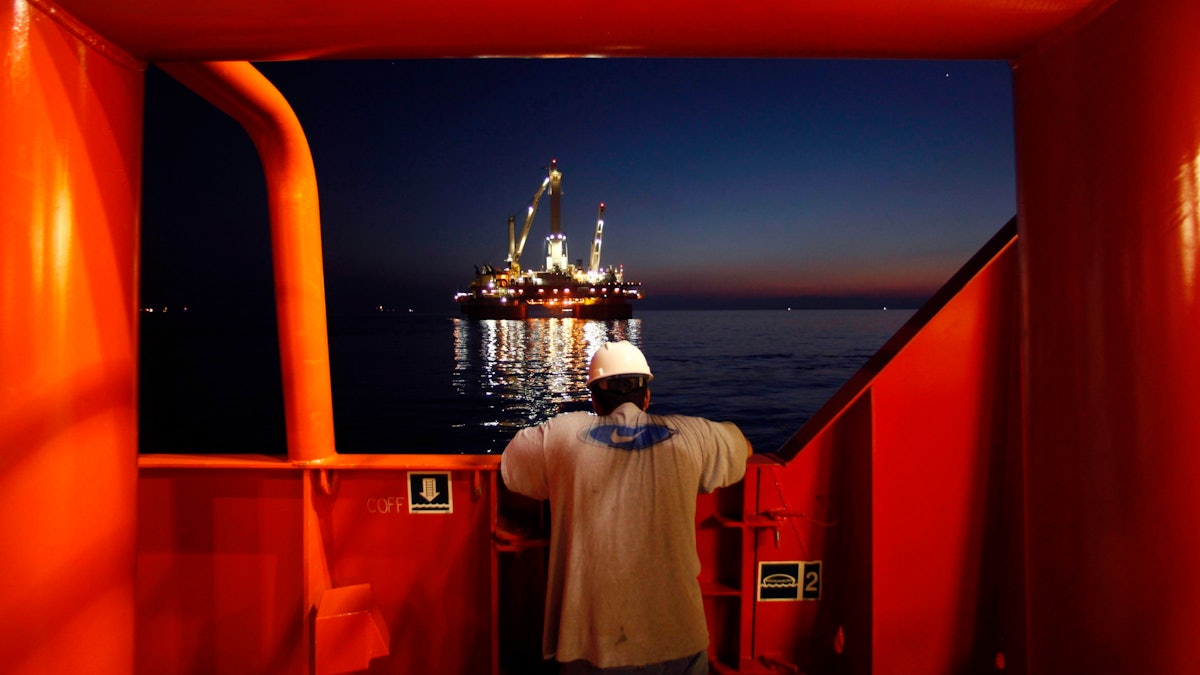 U.S. Tightens Some Offshore Oil Rig Safety Rules