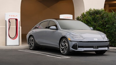 57352 2023 Hyundai Tesla107copy
