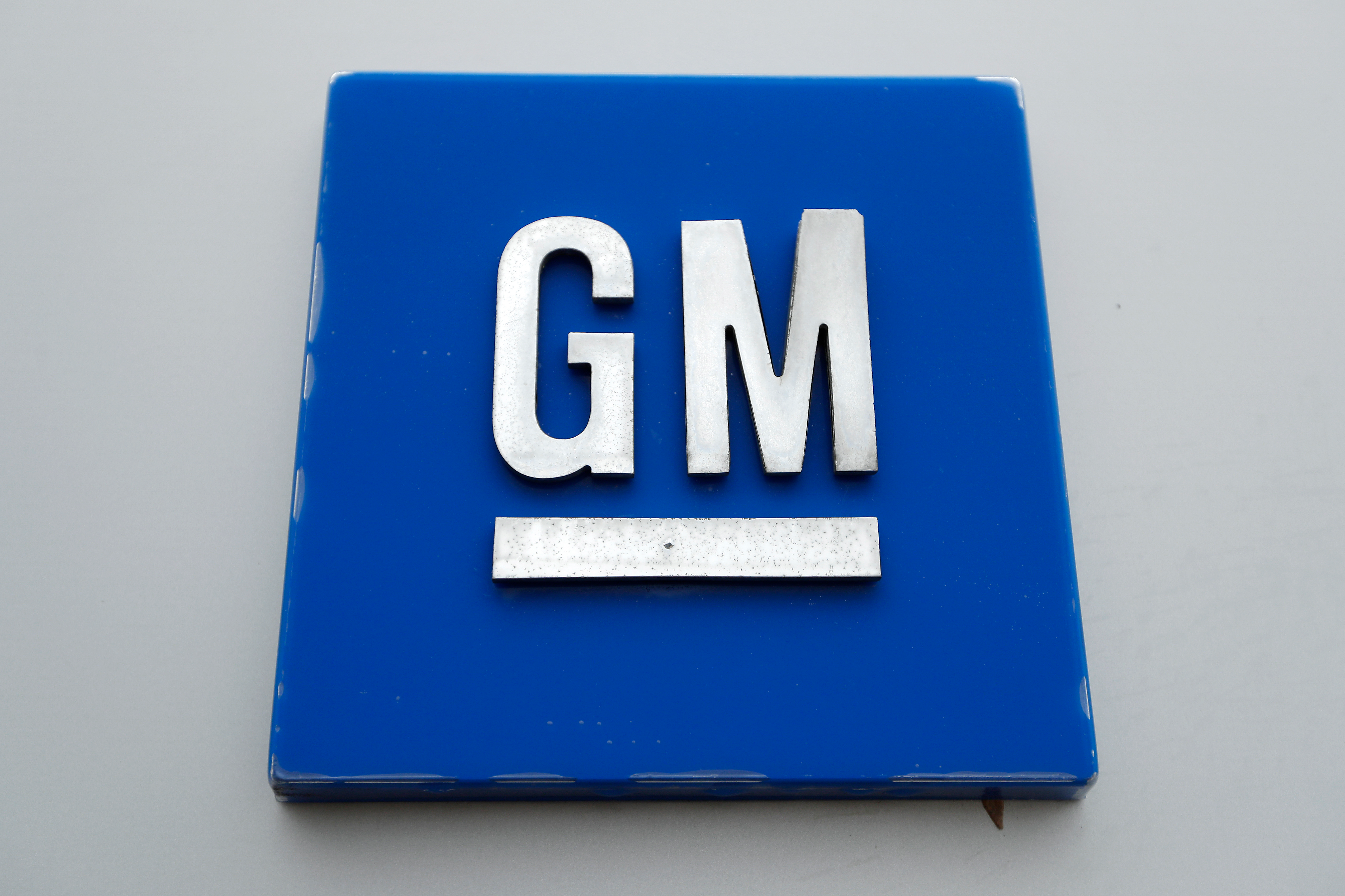 GM Delays Electric Pickup Truck Production as Demand Slows - Vimarsana News