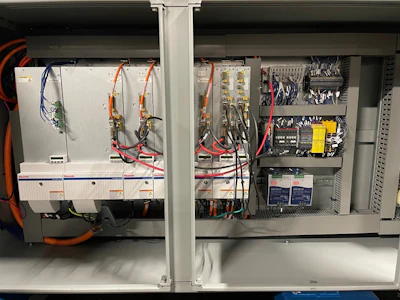 Bosch Rexroth’s IndraDrive platform gives Tube-Line another advantage: integrated SafeMotion. Offering more than just the 'safe shut-down' of machines, IndraDrive with SafeMotion supports more than 18 safety functions, such as safe door locking, several safe absolute bearing areas and a safe braking and holding system.