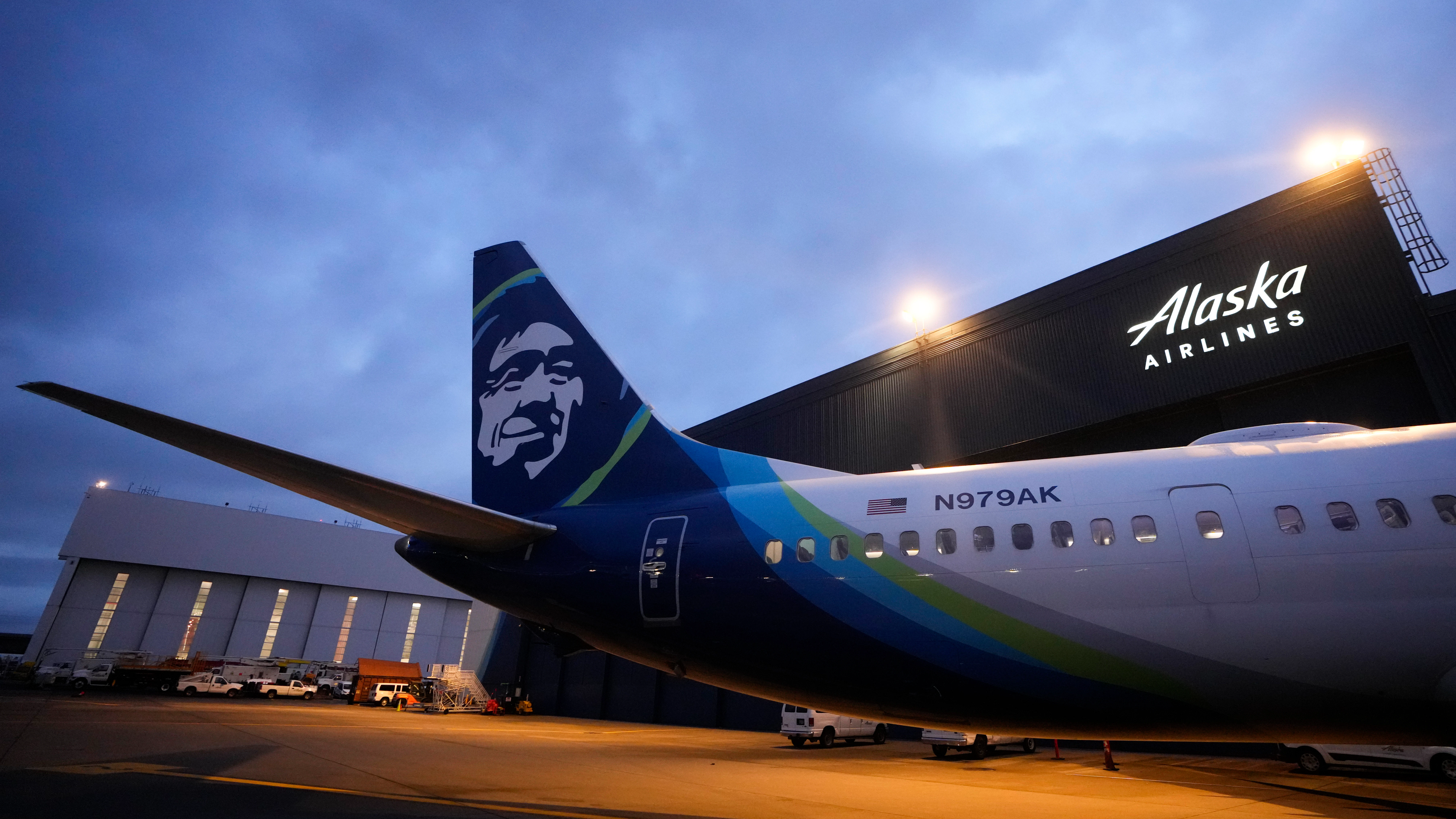 What You Should Know If You're About to Fly on a Boeing Max 9 - Vimarsana News