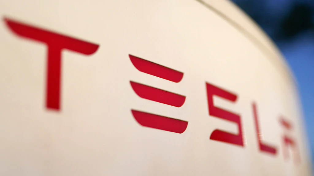U.S. Probes Whether Tesla Autopilot Recall Did Enough to Make Sure Drivers Pay Attention - Vimarsana News