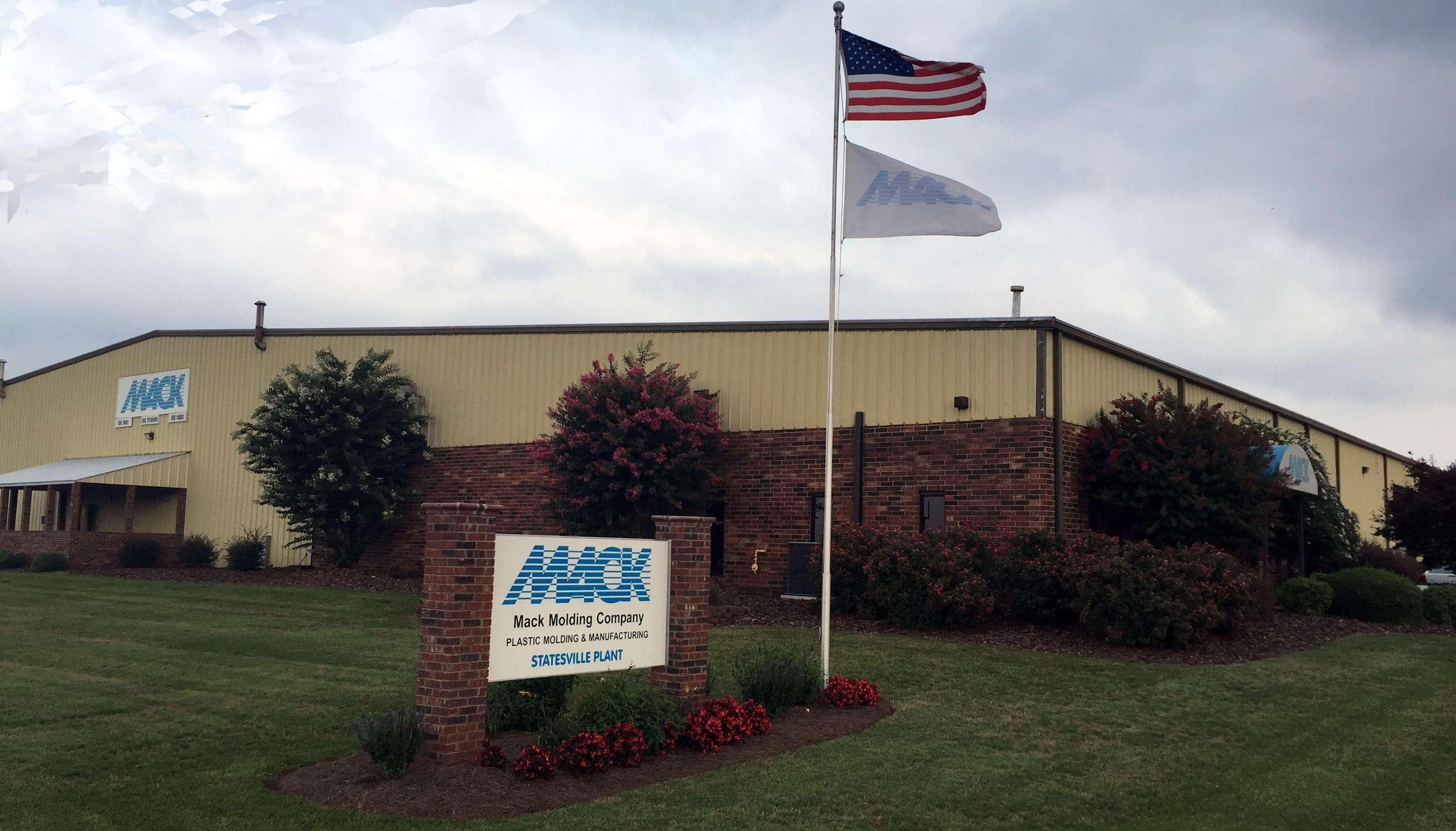 Mack Molding Plant Reaches 1,000 Days Without Lost-Time Accident - Vimarsana News