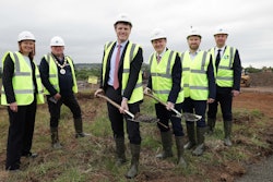 Kara Bailie, Deputy Director of Strategic Programs at Queen’s joins Councilor Neil Kelly, Mayor of Antrim & Newtownabbey Borough Council, Joe Kennedy III, U.S. Special Envoy to Northern Ireland for Economic Affairs, Professor Sir Ian Greer, Queen’s Vice-Chancellor, Sam Turner, AMIC CEO and John Irwin, CEO of Kiverco and Chair of AMIC Industry Board.