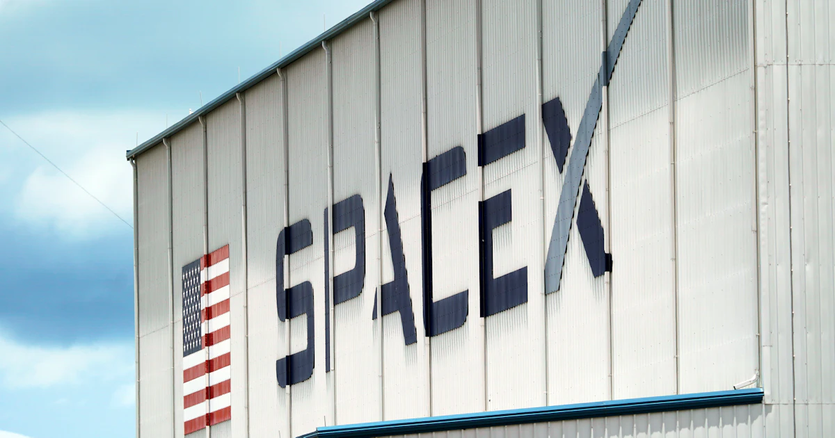 Spectrum Musk Musk's SpaceX Spends $17 Billion to Acquire Spectrum Licenses from ...