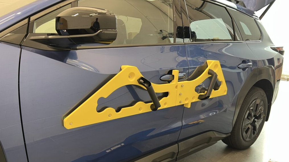With the new T25 High Speed Head for the Stratasys F770, Subaru is able to build parts, prototypes and tools like this positioning tool to attach side body moldings.