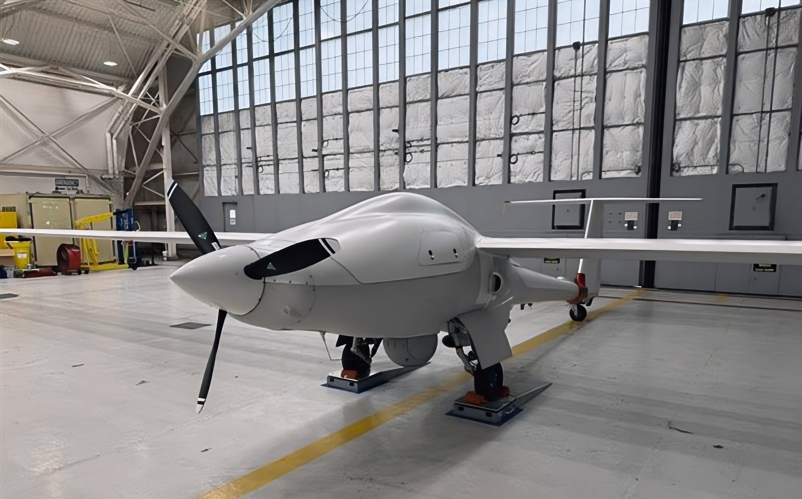 Ultra By Dzyne Hanger 1