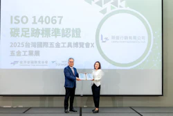 The official presentation ceremony for the ISO 14067 Carbon Footprint International Certification awarded to the 2025 TiTE x IHT. Da-Ling Shi, Deputy Economic Counselor of the International Trade Administration, Ministry of Economic Affairs (left), presents the international credential, accepted by Genny Chiang, Director of Lanza International Co., Ltd. (right).