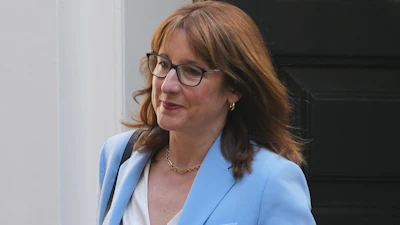 Britain's Chancellor of the Exchequer Rachel Reeves leaves 11 Downing Street to attend the weekly session of Prime Minister's Questions in parliament, April 29, 2026.