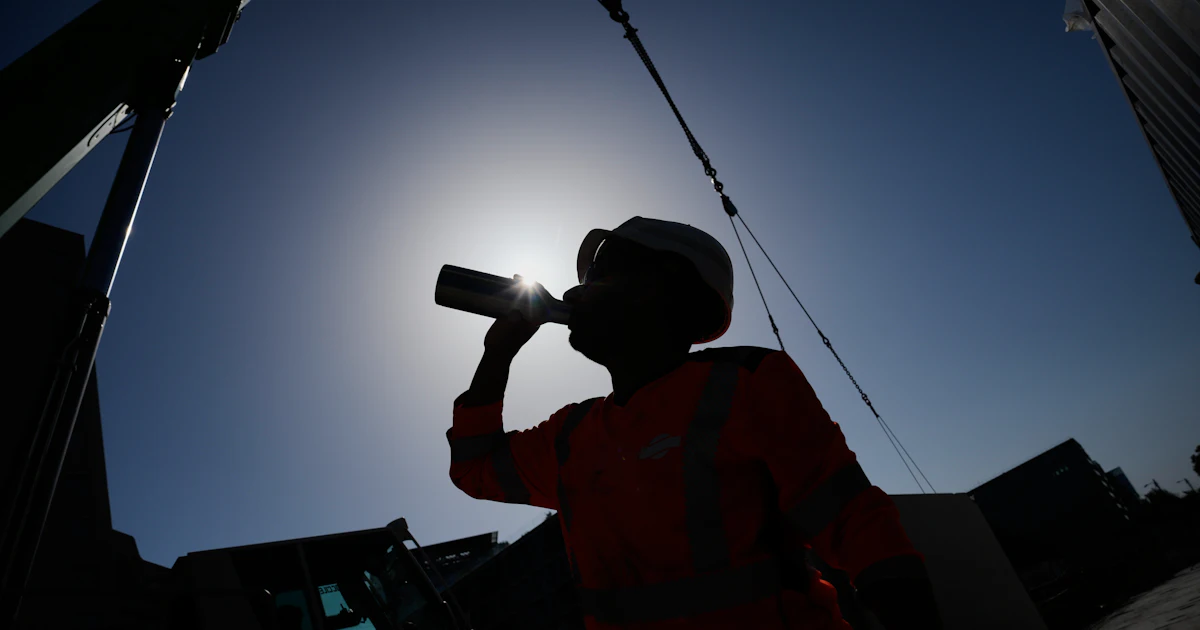 Court Gives Oil Giant 6 Months to Tighten Its Climate Policies
