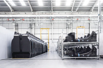 Original 18304 Carbon Fibre Monocoques At Mctc