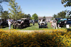 Thf Old Car Festival